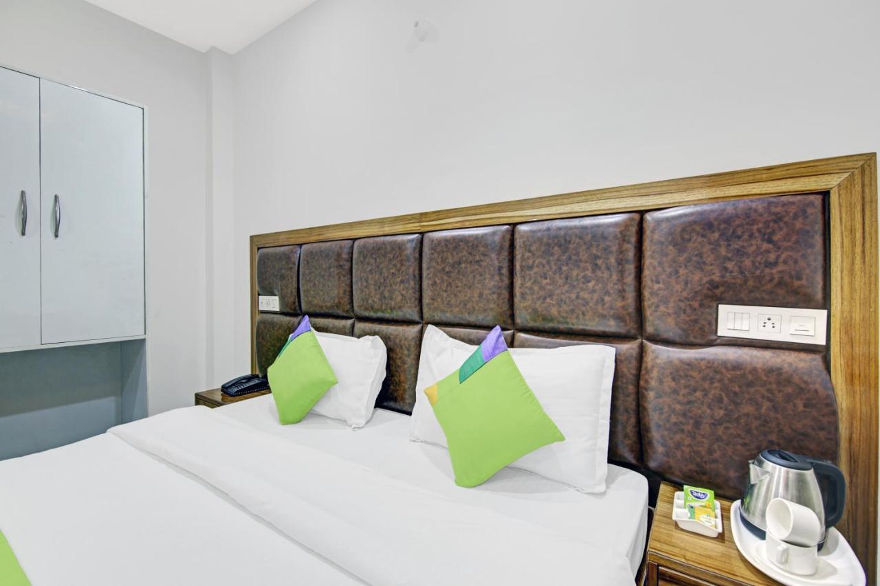 Treebo Royal Salute, Zirakpur Hotel Exterior photo