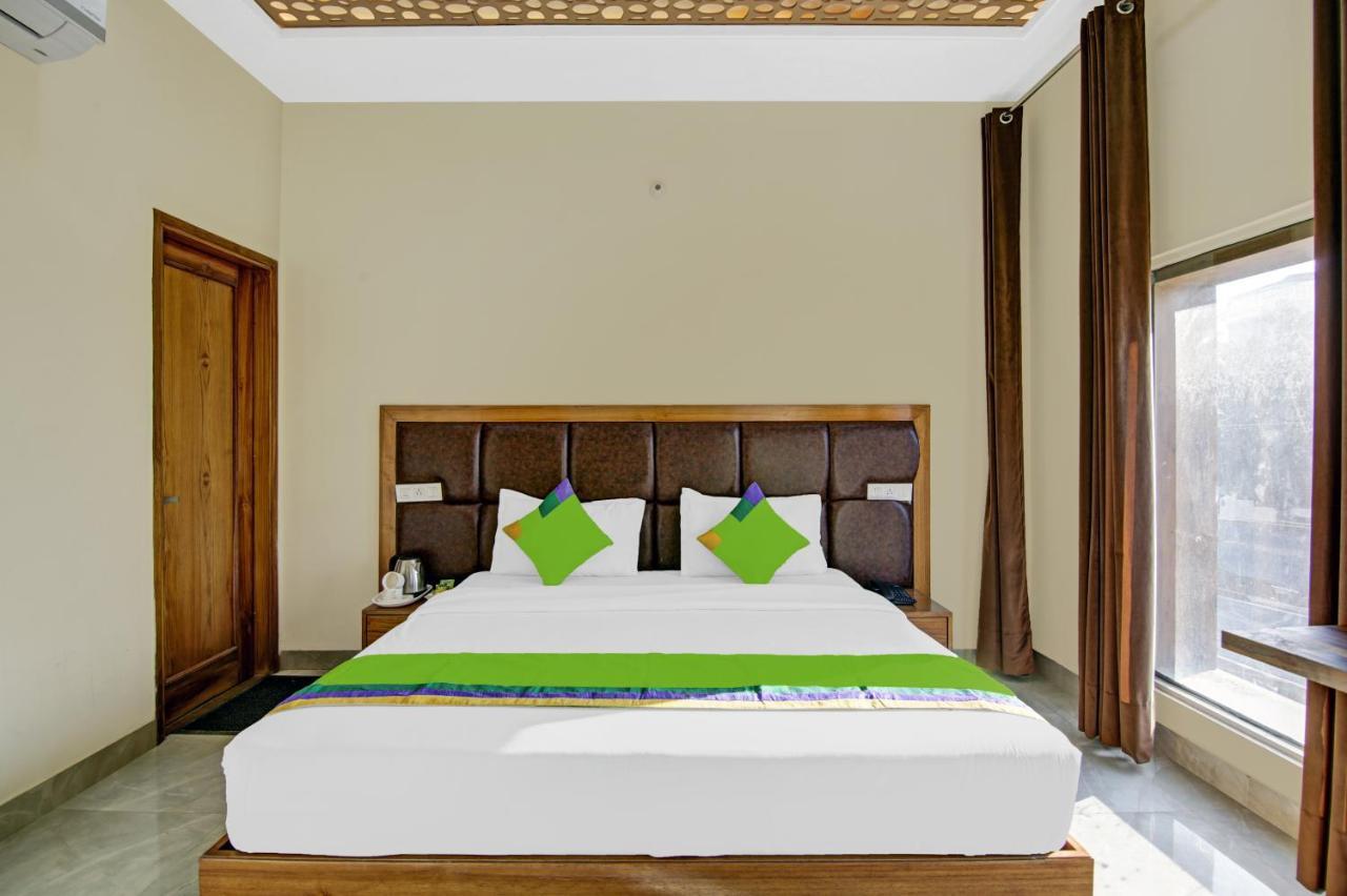 Treebo Royal Salute, Zirakpur Hotel Exterior photo